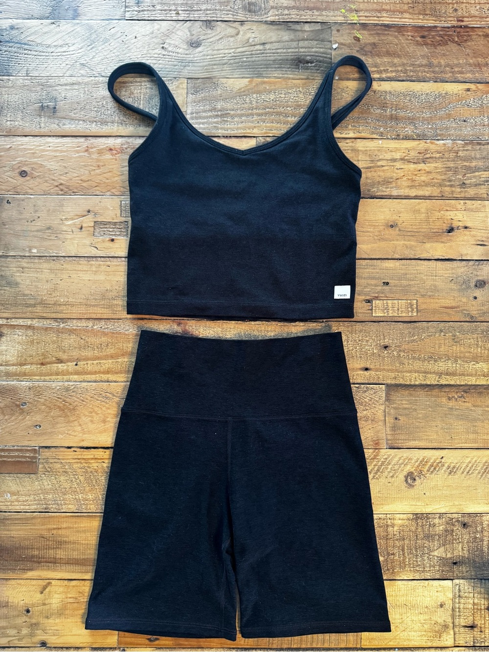 Vuori Heather Black Bike Shorts Set